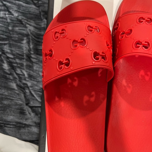 Men’s Red Gucci Rubber Slides - Picture 12 of 12